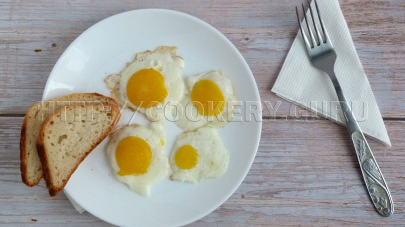 яичница из одного яйца, яичница из замороженных яиц, яичница из замороженного яйца, яичница из замороженных яиц рецепт с фото, мини яичница замораживаем яйцо, мини яичница, мини яичница из замороженного яйца