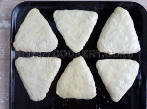 пирожки с капустой, пирожки треугольники как слепить, пирожки треугольники с капустой, пирожки треугольники в духовке, как сделать пирожки треугольником, треугольные пирожки с капустой, пирожки в форме треугольника, как заворачивать пирожки треугольником