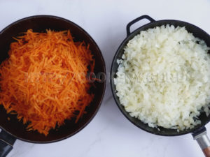ингредиенты для морковно-луковой заправки, морковно-луковая заправка, морковно-луковая зажарка, морковно-луковая начинка