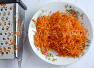 натертая морковь, морковь для супа, рисовый суп рецепт с фото пошагово, пошаговый рецепт рисового супа, как готовить рисовый суп
