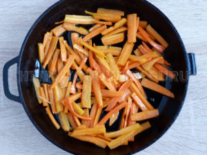 морковь, пассеровать морковь, обжарить морковь, морковь на сковороде, обжаренная морковь, обжаренная морковь на сковороде